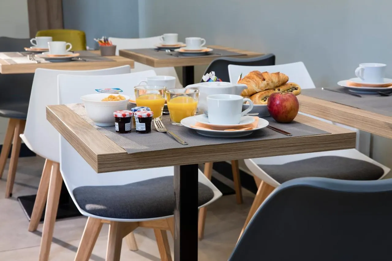 Moulin Hotel 3*